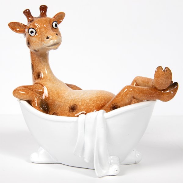 GIRAFFE BATHTIME