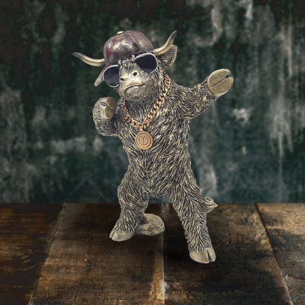 HIGHLAND COW BOLTING