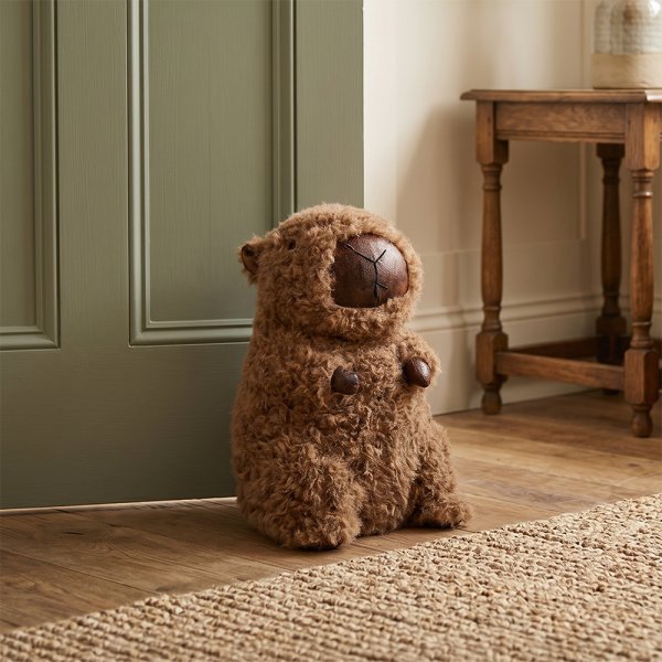 FAUX LEATHER CAPYBARA DOORSTOP