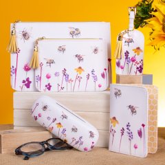 Busy Bees on Social Media