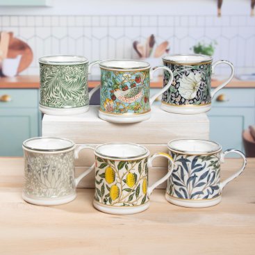 CANDLES & CANDLE HOLDERS