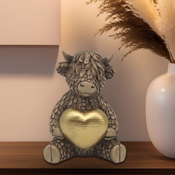 HUGHIE HIGHLAND COW GOLD HEART