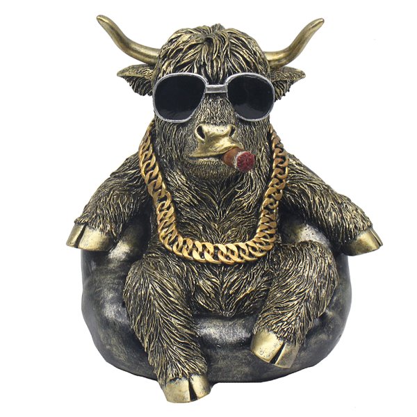 HIGHLAND COW CHILLING