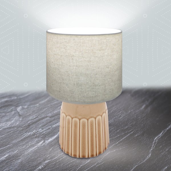TABLE LAMP WITH SHADE
