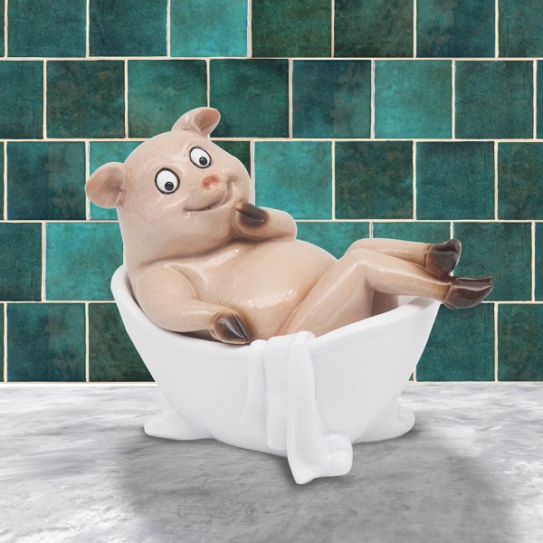 PIG BATHTIME