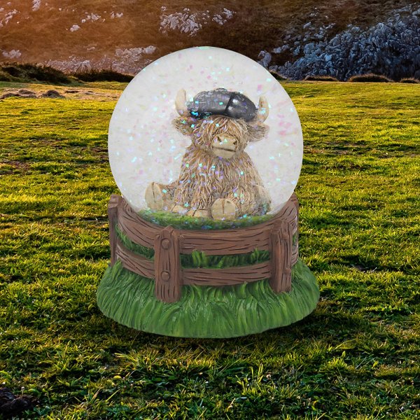 HIGHLAND COW CAP WATER GLOBE