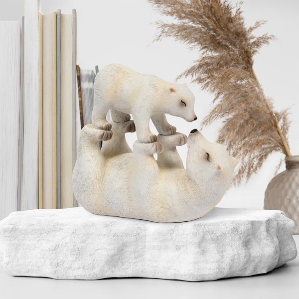 POLAR BEAR WITH BABY