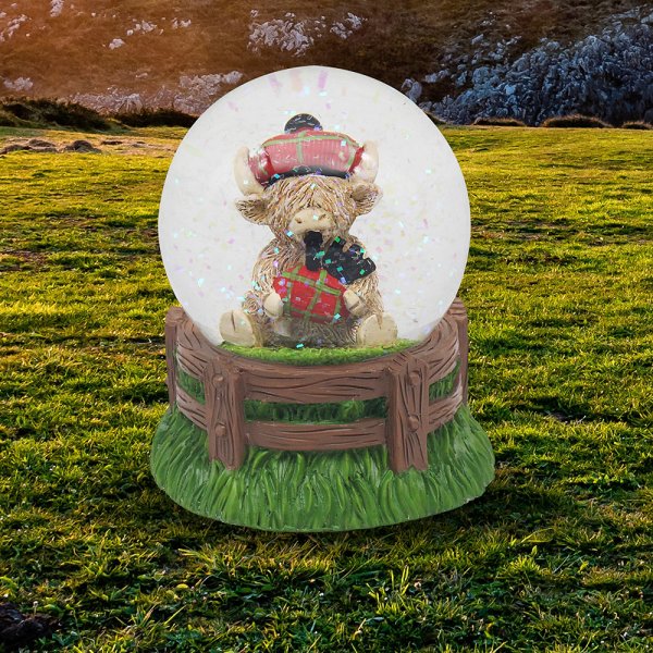 HIGHLAND COW BAGPIPE WATERGLOB